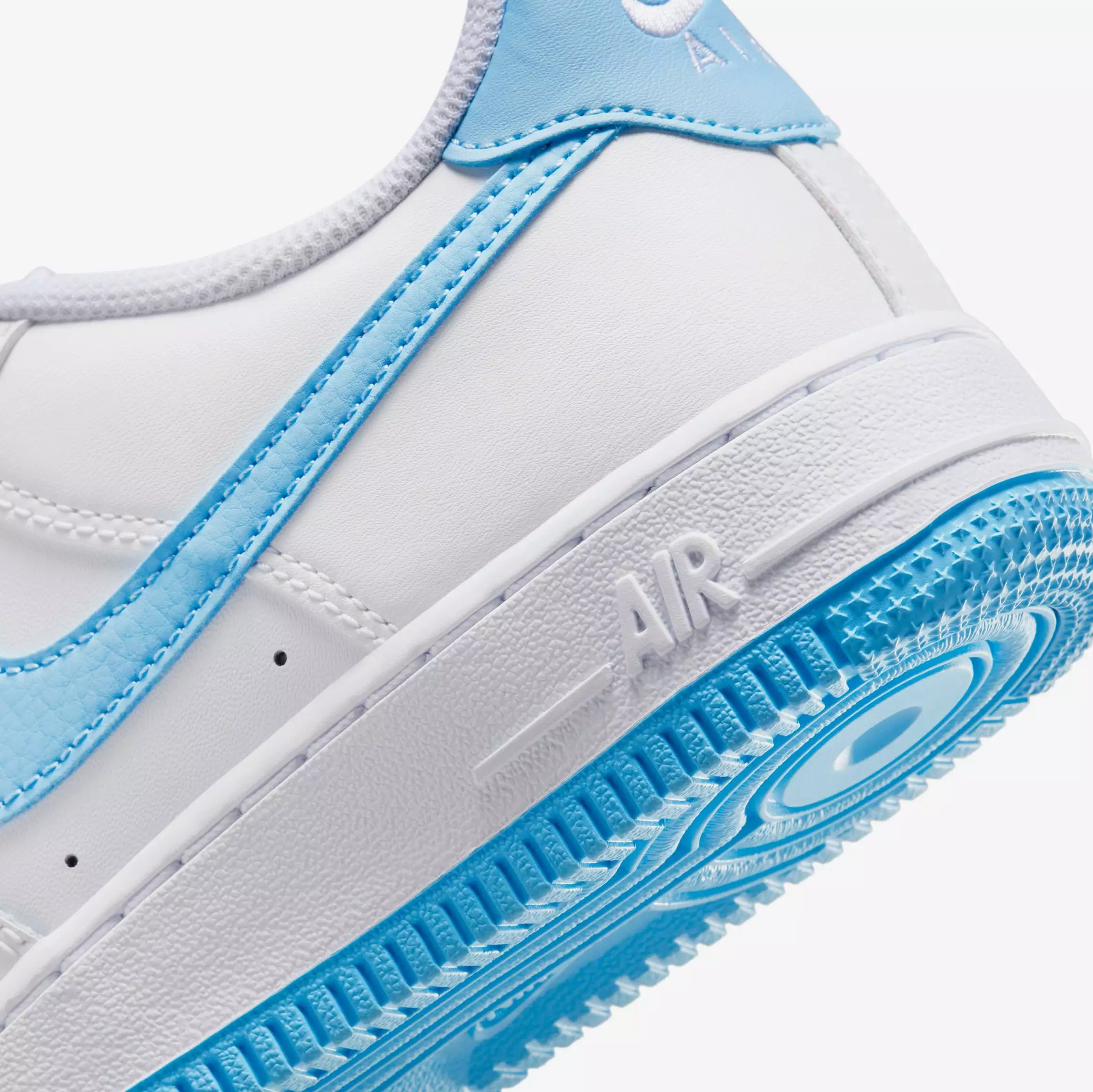 Air Force 1 LV8 Grade School Lifestyle Shoes (White/Blue)