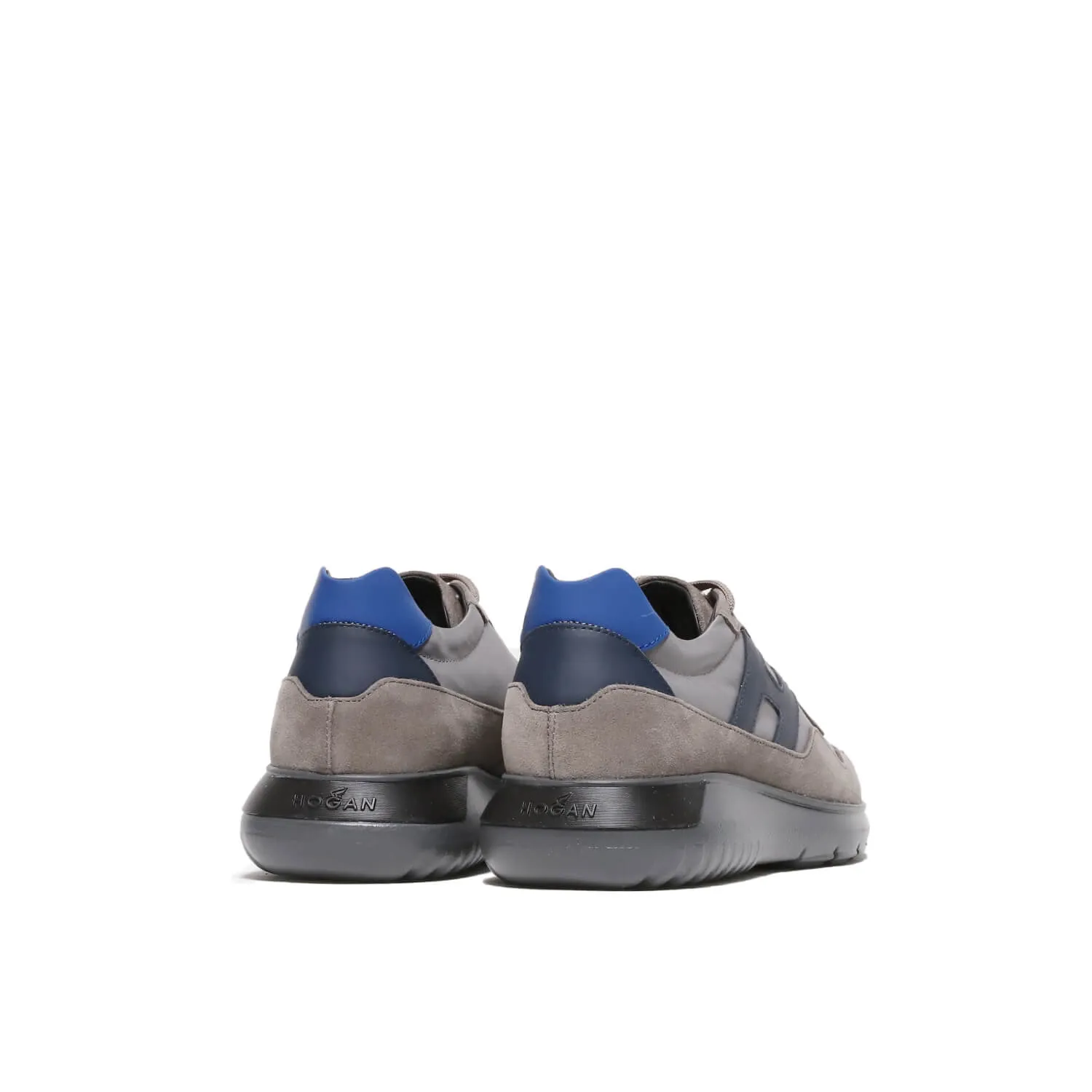 Sneakers Interactive³ in suede grigio con inserti in tessuto tecnico